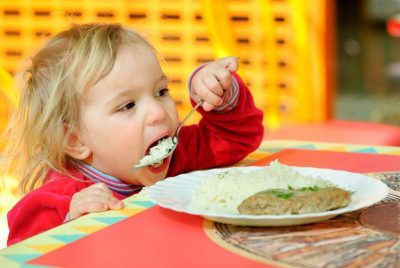 Особенности диеты при крапивнице у детей: что можно кушать и чем нельзя кормить малыша? — Superfb